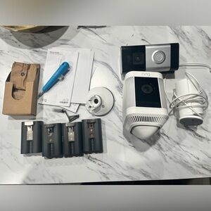 Ring Outdoor Camera, Indoor camera and Video Doorbell kit + 4 batteries